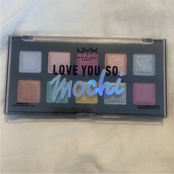 NYX Eyeshadow Palette - Bold Metallics - Picture 2 of 2